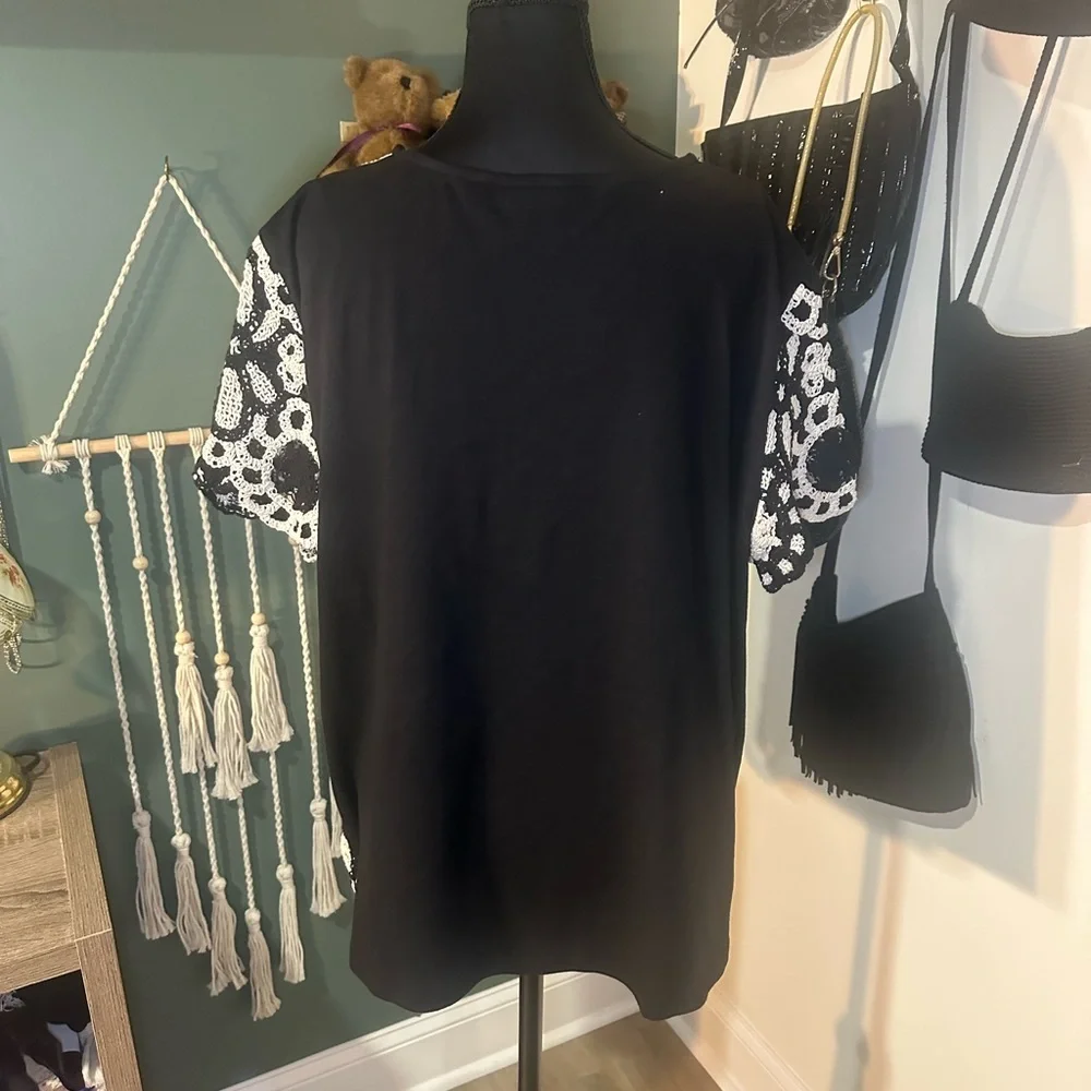 Alfred Dunner Crochet Floral Top Black & White Scalloped Hem XL - Picture 5 of 5